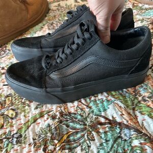 Platform black vans